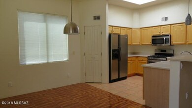 Kitchen & Dining