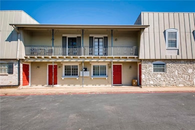 7914 Mullen Dr unit 105, Austin, TX 78757 - photo 3