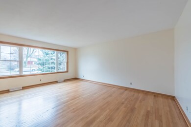 1929 Robert St, Aurora, IL 60506 - photo 6