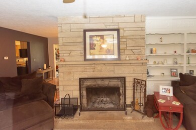 242 David St, South Bend, IN 46637 - photo 4