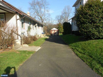 813 Orchard Ave, Southampton, PA 18966 - photo 3