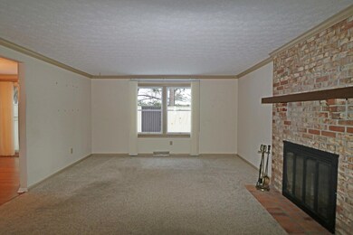 Lots of space for entertaining!