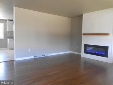 26 N Maple Ave, Smithsburg, MD 21783 - photo 5