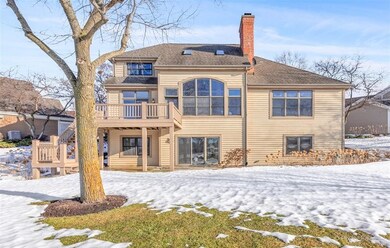 9 Pebble Beach Ct, Lake In the Hills, IL 60156 - photo 3