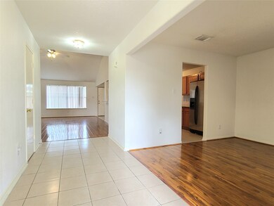 7902 Spring Fern Ln, Houston, TX 77040 - photo 4
