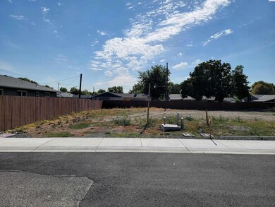 401 S Quillan Place, Kennewick, WA 99336 - photo 2