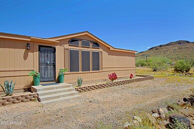 Manufactured home on 7.5 acres!