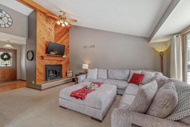 2627 W 3rd St, Cedar Falls, IA 50613 - photo 4