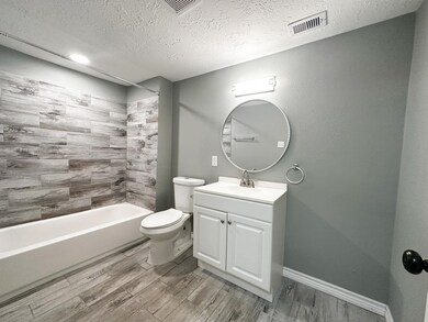 601 S Cherry St, Tomball, TX 77375 - photo 6