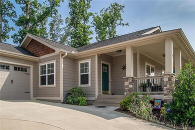 Side view with single car garage & front entry