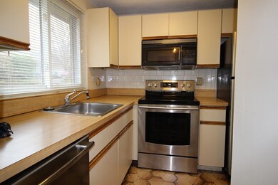 46 Walcott Valley Dr, Hopkinton, MA 01748 - photo 3