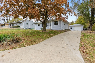 1401 Cutler Ave, Des Moines, IA 50315 - photo 2