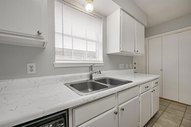 1213 Lyric Ln unit 119, Pasadena, TX 77503 - photo 5