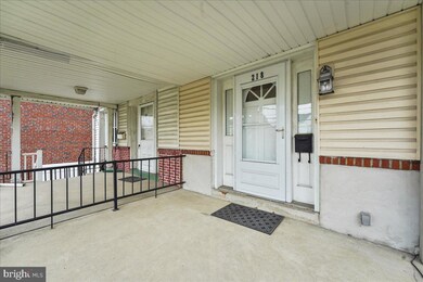 218 N Wycombe Ave, Lansdowne, PA 19050 - photo 3