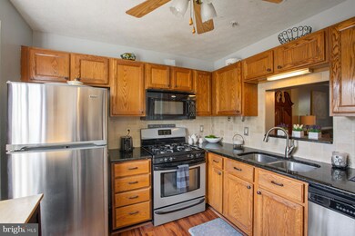 752 Pine Drift Dr, Odenton, MD 21113 - photo 4