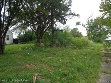 13281 Gable St, HamtraMcK, MI 48212 - photo 4