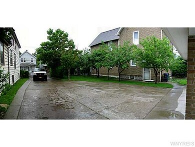 Parking Lot/Garage