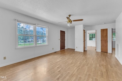 04-804 Colonial-21