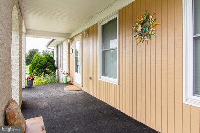 1306 Guadelupe Dr, Westminster, MD 21157 - photo 4