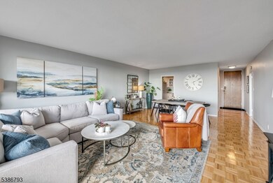 Horizon House unit 1706, Fort Lee, NJ 07024 - photo 5