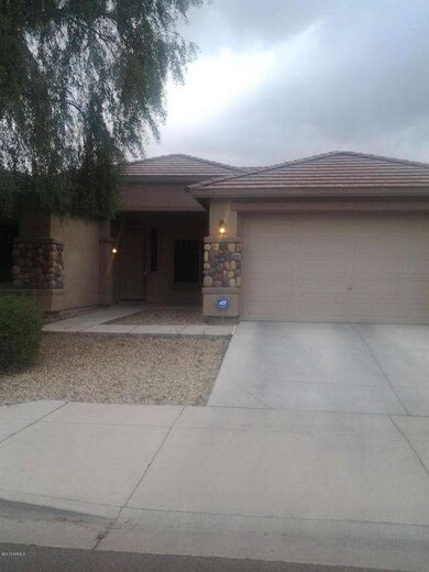 Stenger front of home