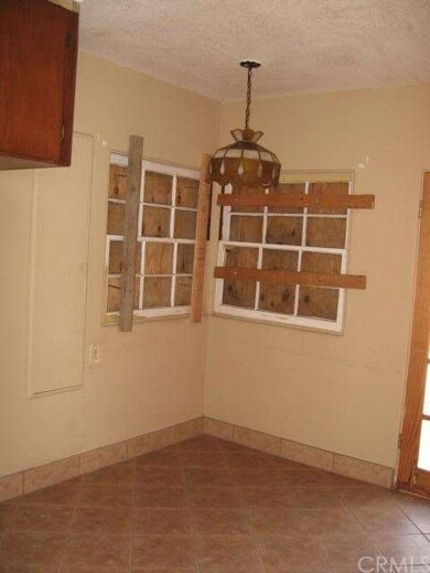 Kitchen Eating Area