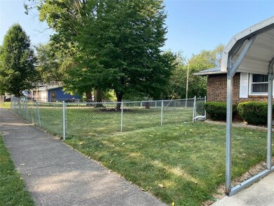 2405 W 22nd St, Anderson, IN 46016 - photo 3