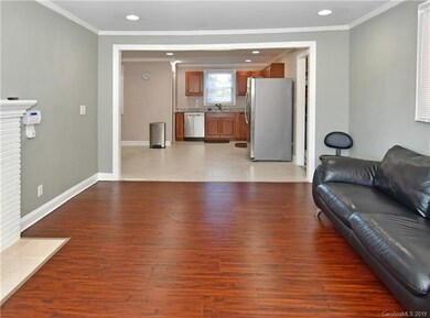 609 Holland Dr, Statesville, NC 28677 - photo 5