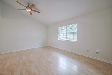 16419 Barcelona Dr, Friendswood, TX 77546 - photo 7