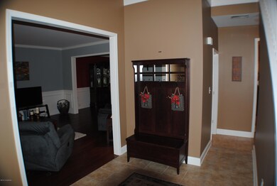 8931 Gentlewind Way, Louisville, KY 40291 - photo 4