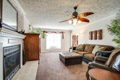 141 Longwood Dr, Shelbyville, TN 37160 - photo 4