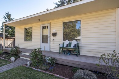 704 NE 9th St, Bend, OR 97701 - photo 2