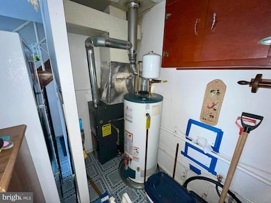 1017 Fredonia Ct, Halethorpe, MD 21227 - photo 5