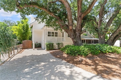 1153 Ocean Blvd, Saint Simons Island, GA 31522 - photo 2