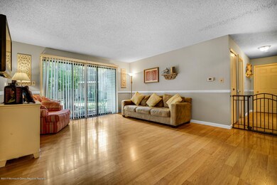 1 Crabapple Ln Franklin Park-large-008-1