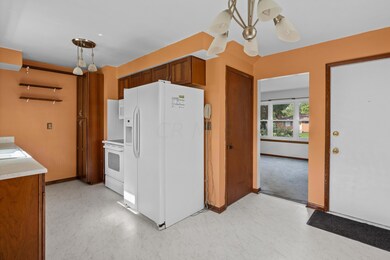 1273 Matthias Dr, Columbus, OH 43224 - photo 7