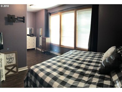 740 Gray Pine St, Lyons, OR 97358 - photo 5