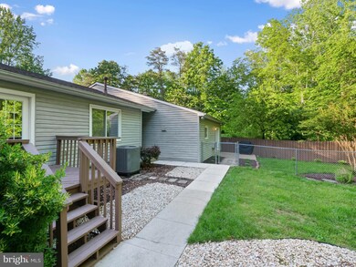 8351 N Point Rd, Manassas, VA 20112 - photo 7