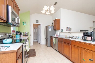 405 Kylar St, Troy, TX 76579 - photo 6