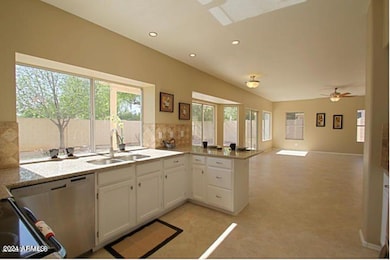 1002 N Maple Ct, Chandler, AZ 85226 - photo 4