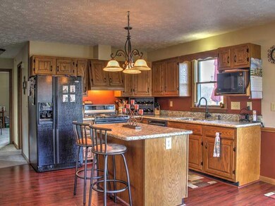 Kitchen. KITCHEN HAS GRANITE COUNTER TOPS AND HARD
