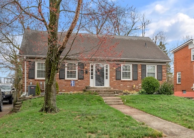 653 Mount Vernon Dr, Lexington, KY 40502 - photo 2