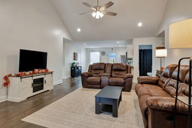 215 Graham Way, Shelbyville, TN 37160 - photo 7