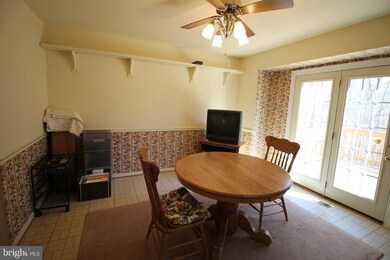 7705 Jewelweed Ct, Springfield, VA 22152 - photo 4