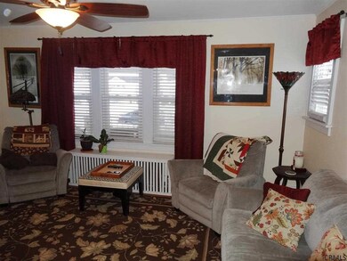 306 S Reynolds St, Schenectady, NY 12302 - photo 4