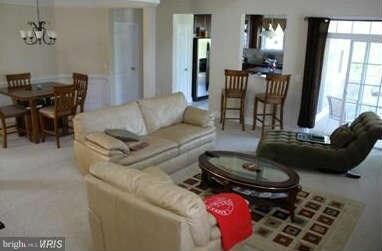 13846 Greendale Dr unit 13846, Woodbridge, VA 22191 - photo 3