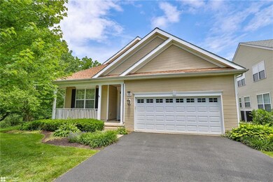 7105 Queenscourt Ln, Macungie, PA 18062 - photo 2