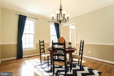 16074 Olmstead Ln, Woodbridge, VA 22191 - photo 5
