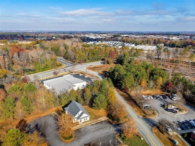 29 Civic Center Blvd unit Extension, Anderson, SC 29625 - photo 6