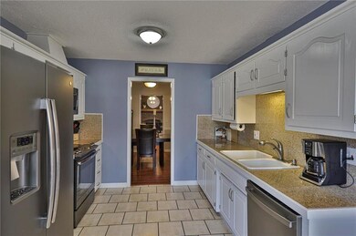 824 NW 13th St, Blue Springs, MO 64015 - photo 4